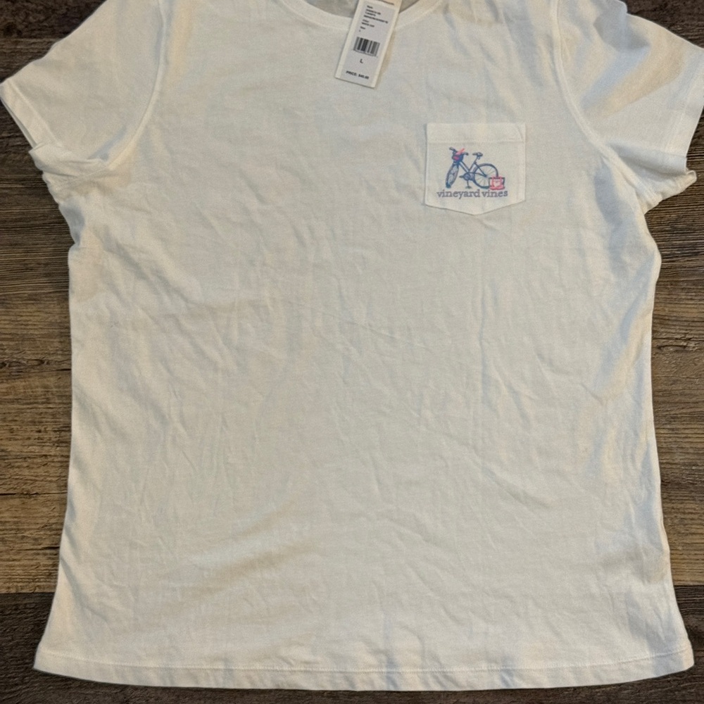 Vineyard Vines White T-Shirt with Montauk Bike design NWT